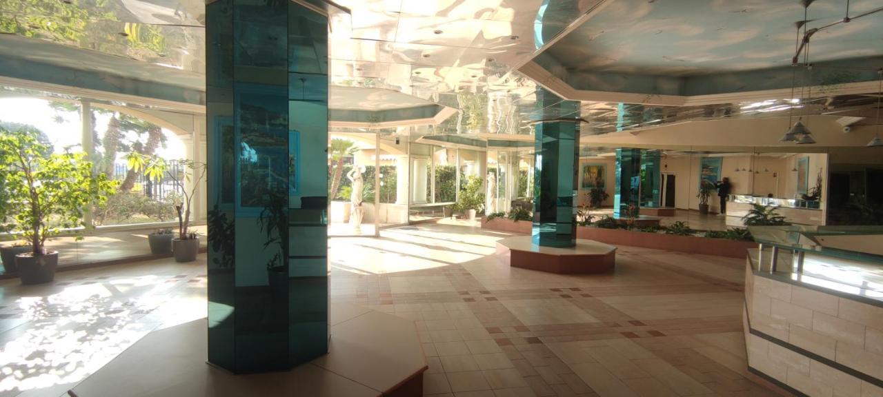 Exclusive Panoramic Sea View In Victoria Beach مينتون المظهر الخارجي الصورة