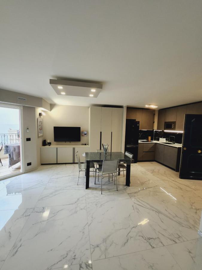 Exclusive Panoramic Sea View In Victoria Beach مينتون المظهر الخارجي الصورة