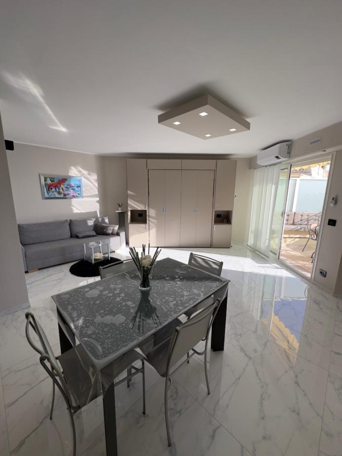 Exclusive Panoramic Sea View In Victoria Beach مينتون المظهر الخارجي الصورة