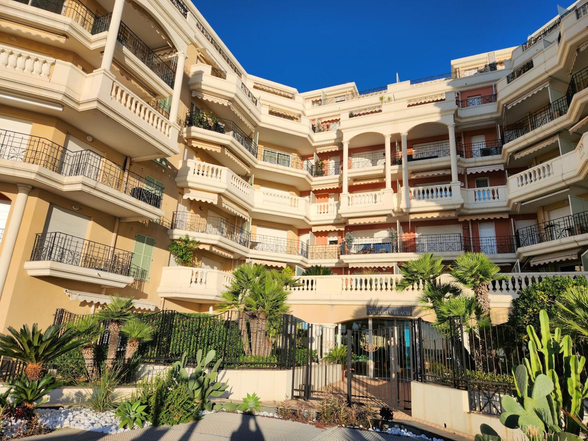 Exclusive Panoramic Sea View In Victoria Beach مينتون المظهر الخارجي الصورة