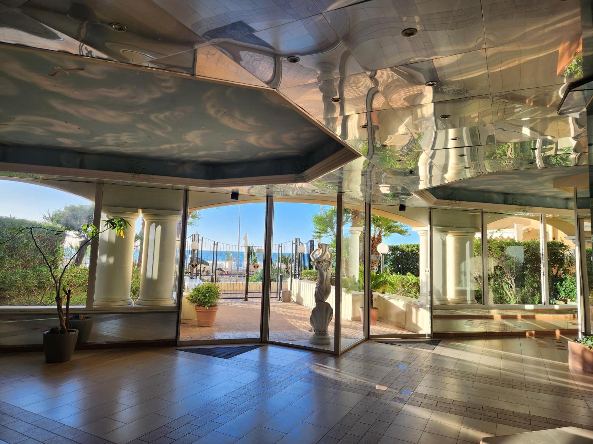 Exclusive Panoramic Sea View In Victoria Beach مينتون المظهر الخارجي الصورة